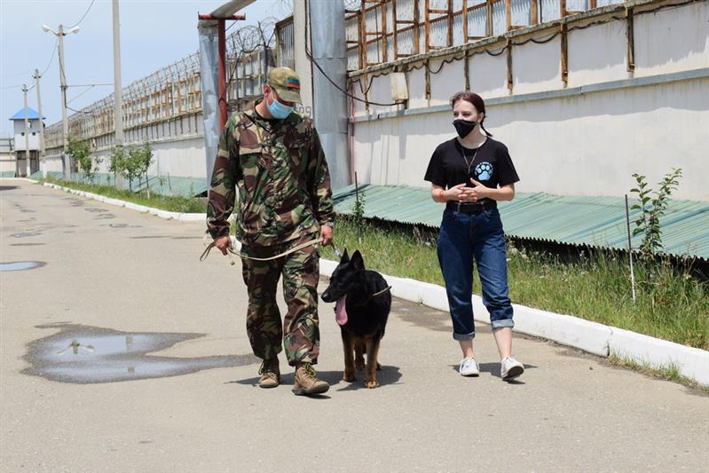 Журналисты РГВК «Дагестан» побывали в гостях у кинологов каспийского ОМОН