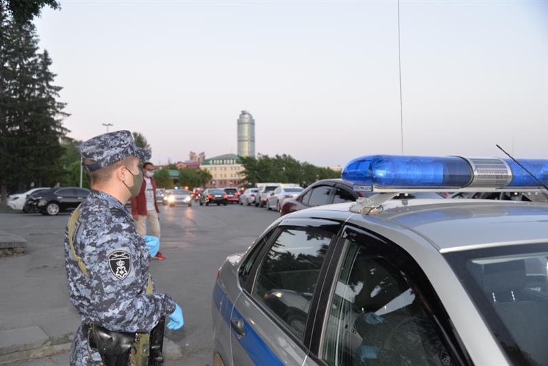 На Среднем Урале сотрудники Росгвардии принимают участие в мероприятиях по профилактике уличных правонарушений