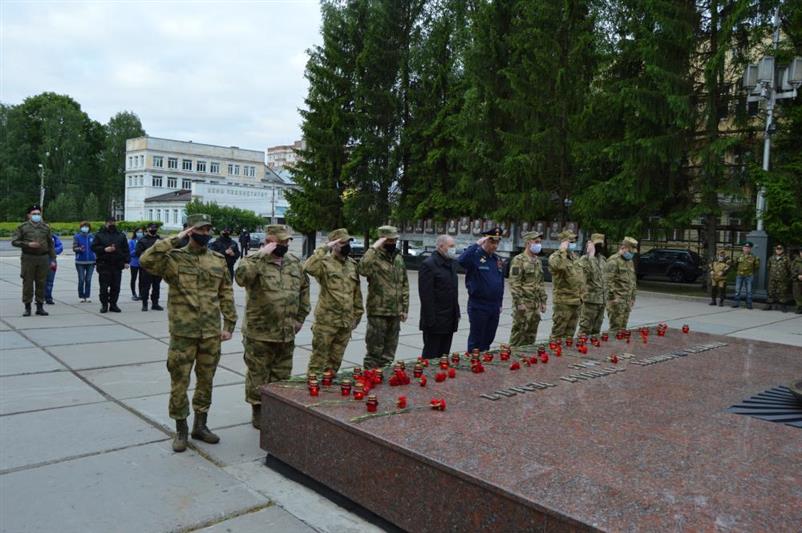 Росгвардейцы Северо-Западного округа приняли участие в мероприятиях, посвященных Дню памяти и скорби