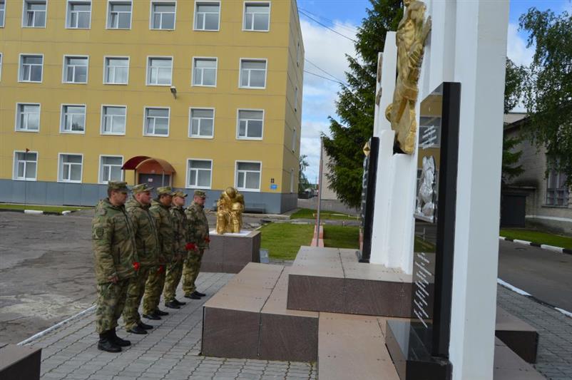 Росгвардейцы Северо-Западного округа приняли участие в мероприятиях, посвященных Дню памяти и скорби