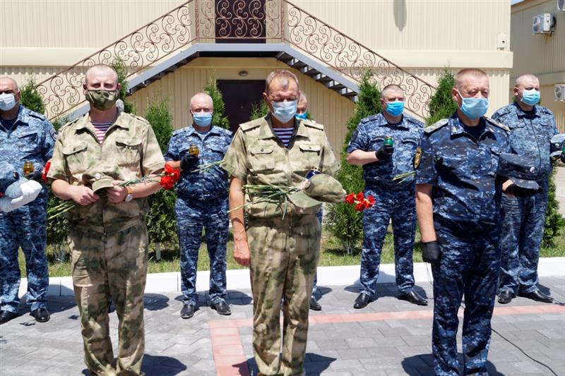 В Северо-Кавказском округе Росгвардии состоялись мероприятия, посвященные Дню памяти и скорби