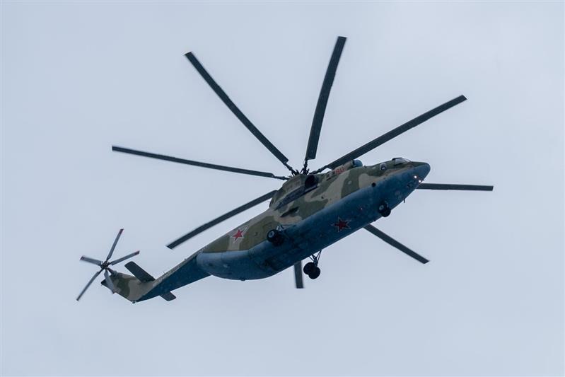 Военнослужащие Росгвардии прошли торжественным маршем на параде Победы в Екатеринбурге