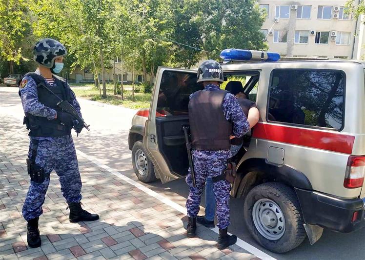 В Красноперекопске нарядом вневедомственной охраны Росгвардии задержан подозреваемый в незаконном хранении наркотиков