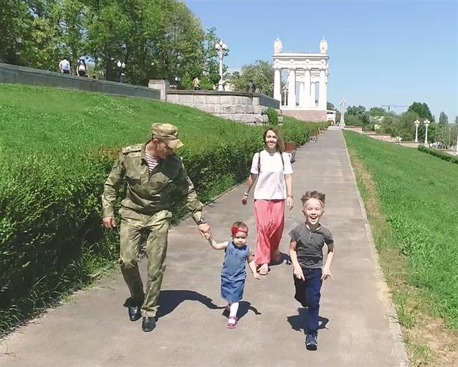 Росгвардейцы снялись в ролике волгоградского телеканала «МТВ», посвящённом  Международному дню защиты детей (видео)