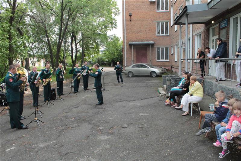 Военнослужащие северского соединения Росгвардии присоединились к акции «Спасибо, доктор!»(видео)