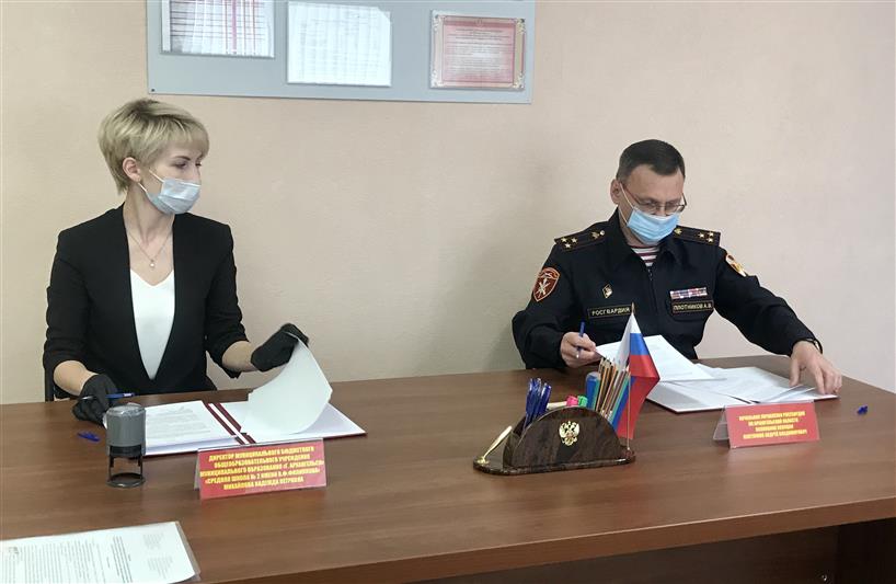 В средней школе Архангельска появится кадетский класс Росгвардии
