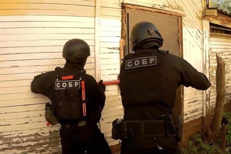 При содействии СОБР Управления Росгвардии по Архангельской области пресечена незаконная игорная деятельность
