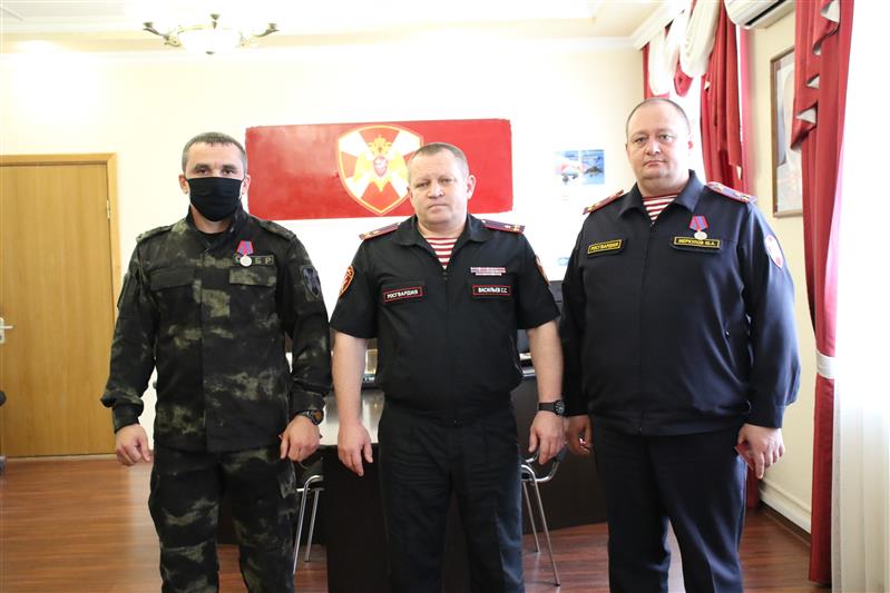В Кабардино-Балкарской Республике офицерам Росгвардии вручили государственные награды