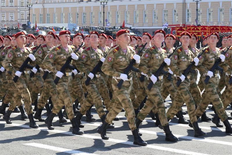 Росгвардейцы Северо-Западного округа приняли участие в параде Победы в Северной столице 