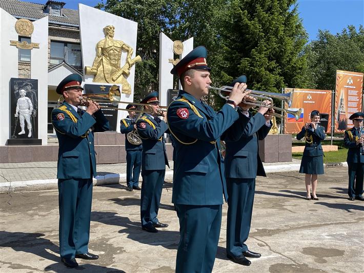 Росгвардейцы Северо-Западного округа провели мероприятия, посвященные Дню России