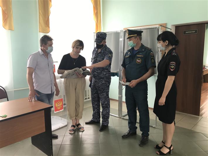 В  Белгородской области сотрудники Росгвардии проверили готовность избирательных участков к общероссийскому голосованию