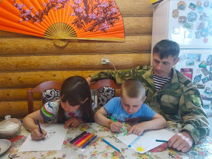 Росгвардейцы Приволжского округа поздравили ребят с Международным днем защиты детей