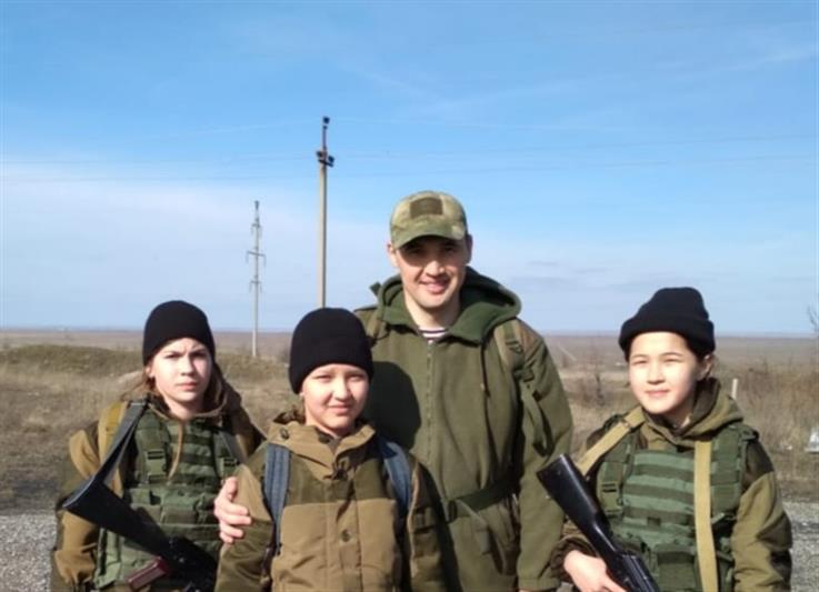 Росгвардейцу вручили благодарственное письмо от руководителя агентства по делам молодежи Астраханской области