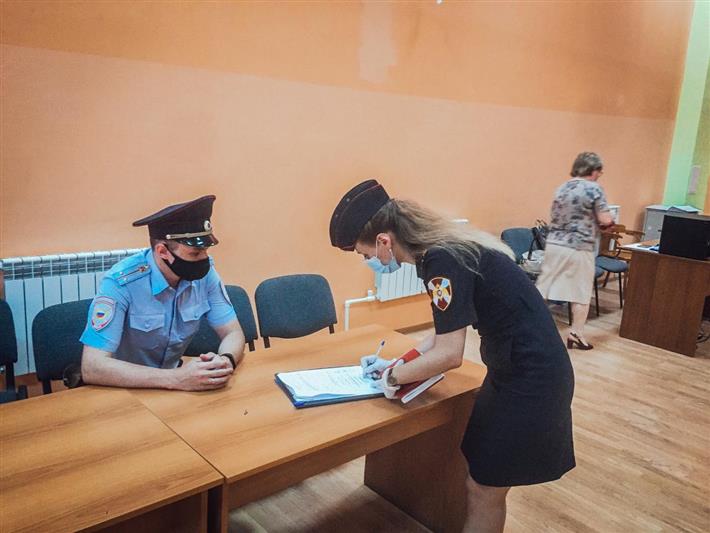 В Тамбове росгвардейцы обследовали избирательные участки