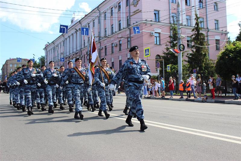 Росгвардейцы Центрального округа приняли участие в военных парадах, посвященных 75-летию Победы