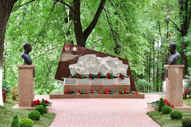 Росгвардейцы приняли участие в открытии мемориала в Кировской области