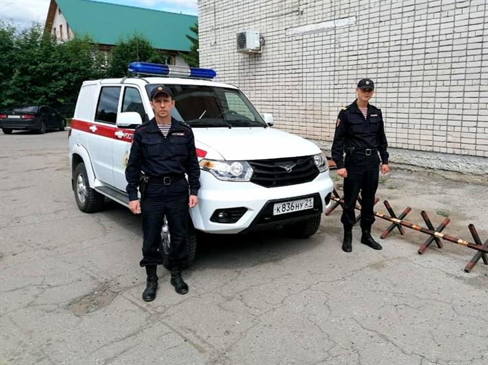 В Чебоксарах росгвардейцы предотвратили возгорание на территории частного дома