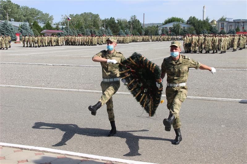 В Чеченской Республике военнослужащие Росгвардии почтили память павших в годы Великой Отечественной войны