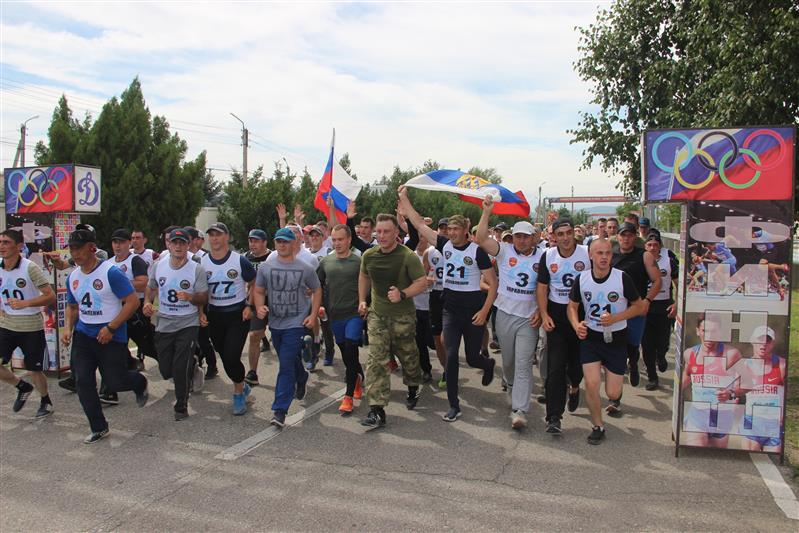 В грозненском соединении Росгвардии состоялось спортивное мероприятие, посвященное Дню молодежи России