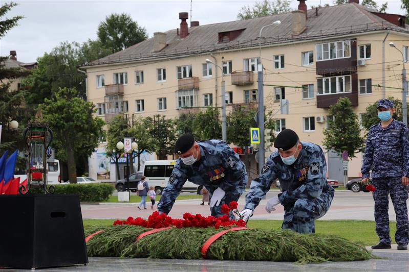 Военнослужащие и сотрудники Приволжского округа Росгвардии приняли участие в мероприятиях, посвященных Дню памяти и скорби