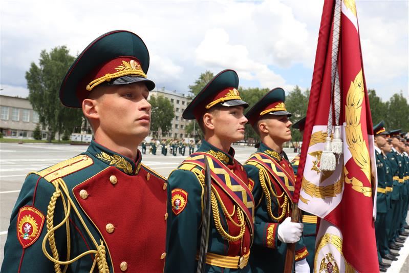 В Новосибирском военном институте имени генерала армии И.К. Яковлева войск национальной гвардии Российской Федерации прошли торжественные мероприятия в честь выпуска молодых офицеров