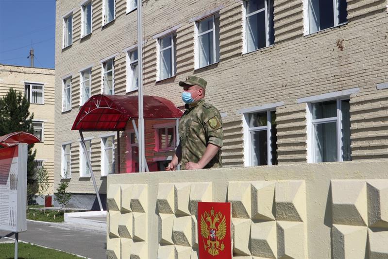 В Екатеринбурге возобновили тренировки парадные расчеты Уральского округа Росгвардии
