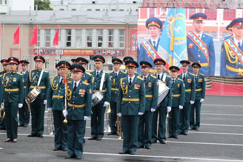 Сотрудники и военнослужащие Росгвардии стали участниками парада Победы на самой большой площади Европы 