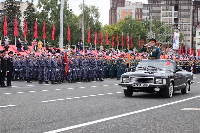 Сотрудники и военнослужащие Росгвардии стали участниками парада Победы на самой большой площади Европы 
