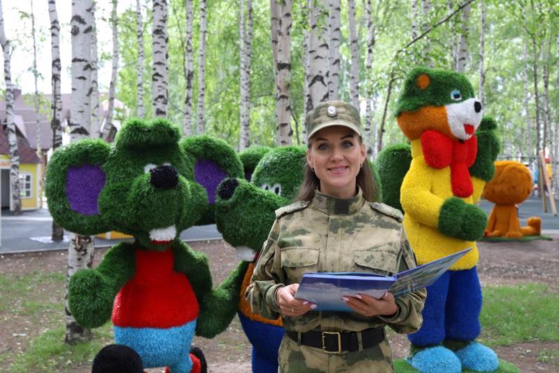 В Югре и Тюмени росгвардейцы присоединились к ведомственной акции «#Росгвардия. Книги детства» (видео)
