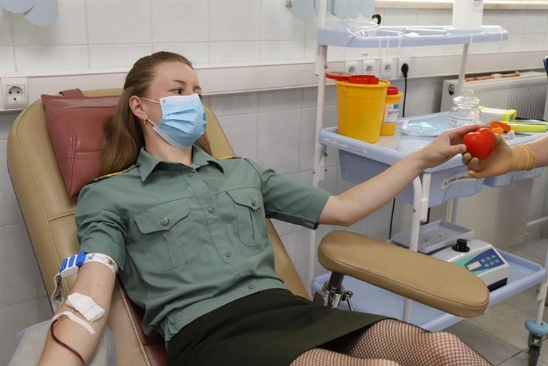 «От сердца к сердцу» - в канун Дня России в Югре Росгвардия  поддержала  всероссийскую донорскую акцию