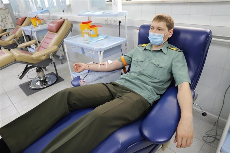 «От сердца к сердцу» - в канун Дня России в Югре Росгвардия  поддержала  всероссийскую донорскую акцию