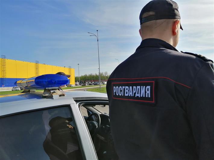 Омские росгвардейцы помогли потерявшемуся мальчику воссоединиться с семьей
