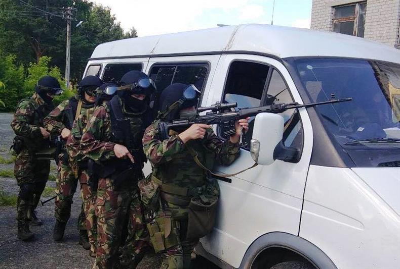 В Тюмени в рамках ведомственной акции офицер СОБР Росгвардии рассказал о своем служебном пути