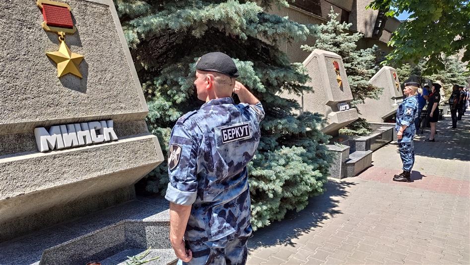Севастопольские росгвардейцы участвуют во всероссийской акции «Георгиевская ленточка»