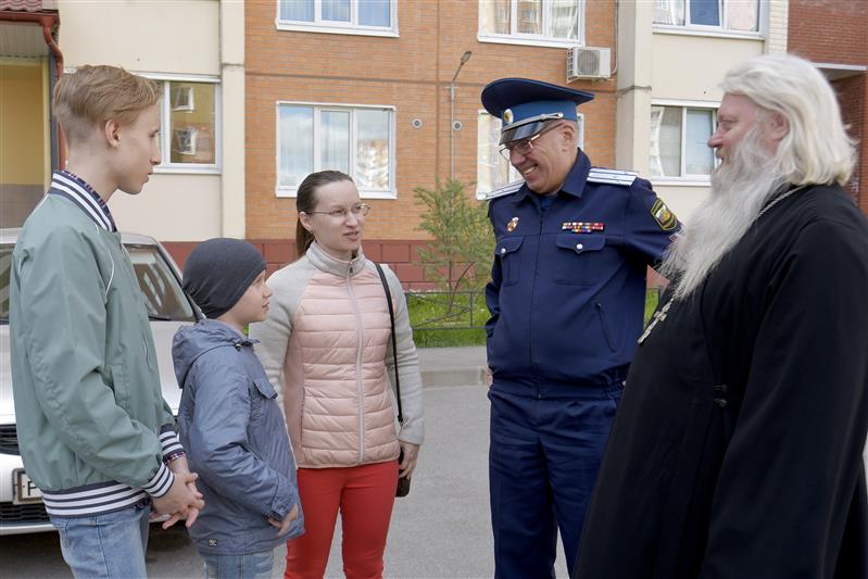 В Северо-Западном округе Росгвардии дети погибших сотрудников и военнослужащих приняли участие в благотворительной акции