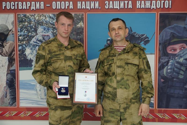 Военнослужащий Управления Росгвардии по Республике Карелия награжден медалью «Анна Ахматова 130 лет»