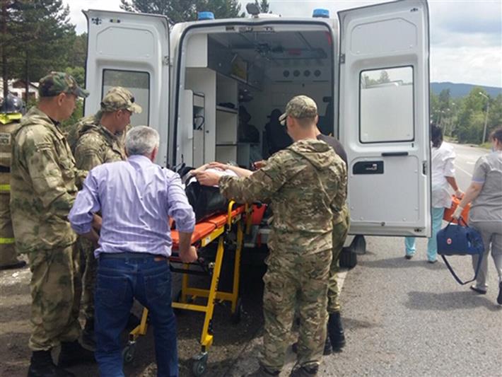 Сотрудники иркутского ОМОН Росгвардии оказали доврачебную помощь пострадавшим в ДТП на федеральной трассе М-53