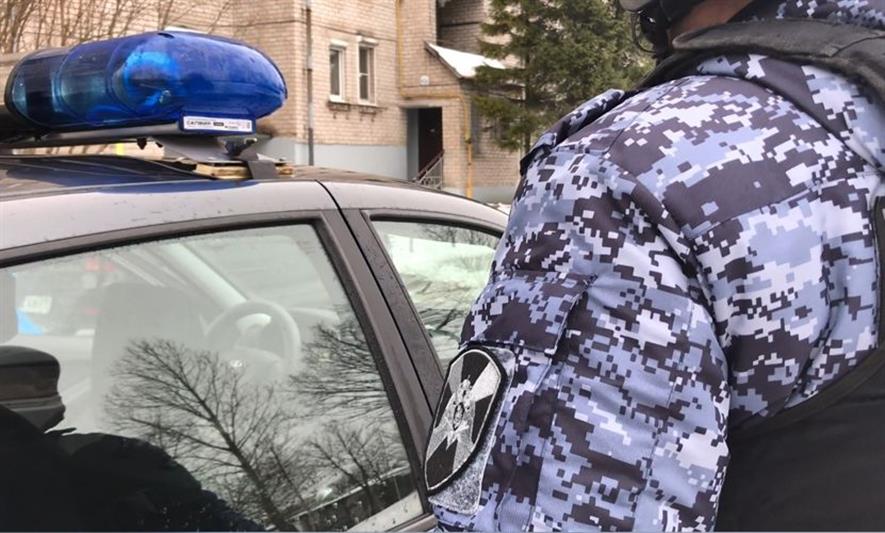 Нарядом вневедомственной охраны Росгвардии в Пскове задержан подозреваемый в мошенничестве