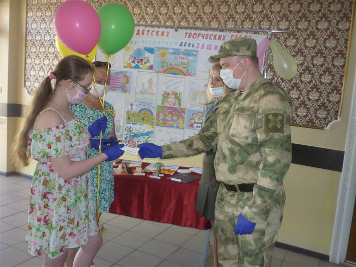 Астраханские и севастопольские росгвардейцы провели мероприятия к Международному дню защиты детей