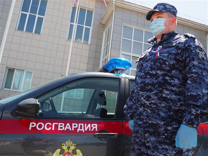 Белгородские росгвардейцы присоединились к акции «Ленточка-триколор»