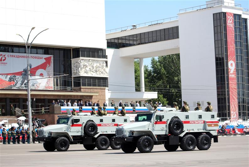 В Ростове-на-Дону военнослужащие Росгвардии приняли участие в параде, посвященном 75-летию Победы в Великой Отечественной войне