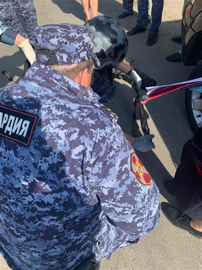 В Санкт-Петербурге сотрудники Росгвардии задержали вооруженного гражданина