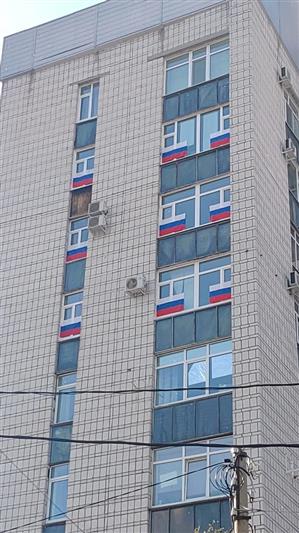 В Ульяновске сотрудники и военнослужащие Росгвардии присоединились к Всероссийской акции «Окна России»
