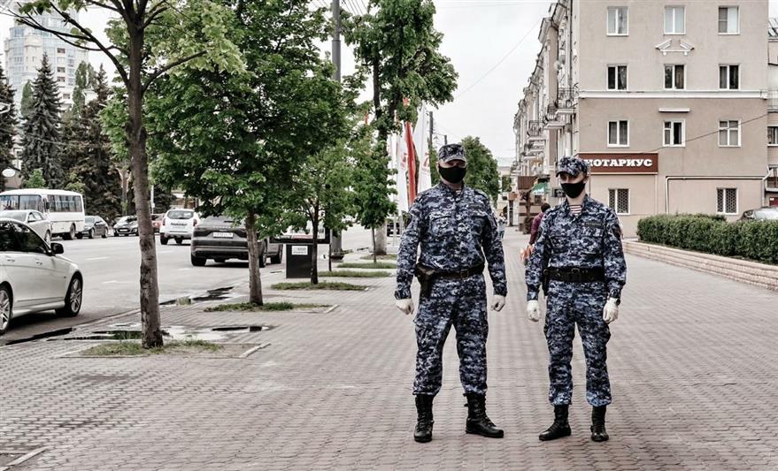 В Воронежской области росгвардейцы задержали нетрезвого водителя, совершившего ДТП на угнанном автомобиле