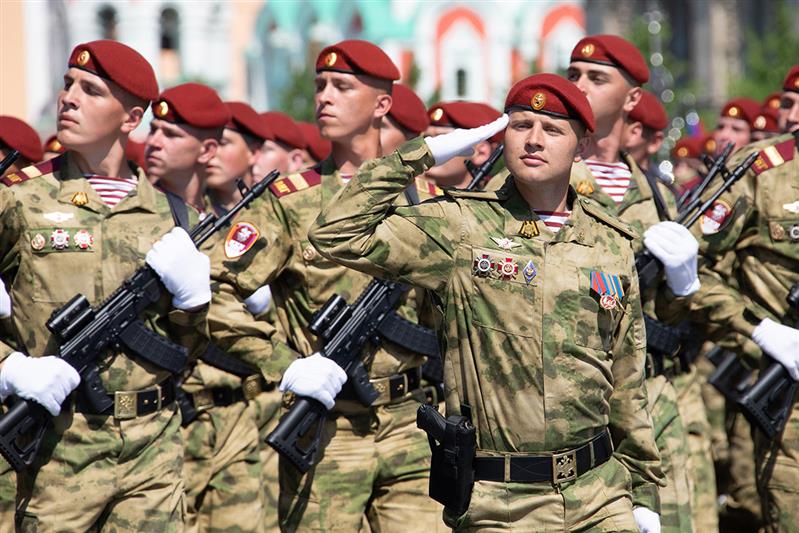 Военнослужащие Росгвардии приняли участие в военном параде на Красной площади, посвященном 75-й годовщине Победы в Великой Отечественной войне (фото)