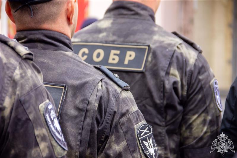 При участии новосибирского СОБР задержаны подозреваемые в совершении серии краж из автомобилей