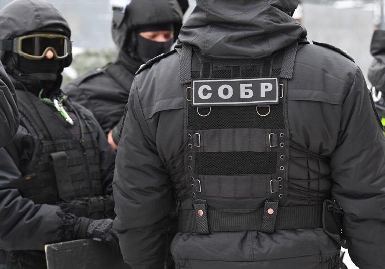 В Красноярске СОБР Росгвардии оказал содействие полицейским в задержании подозреваемых в нападении на инкассаторов