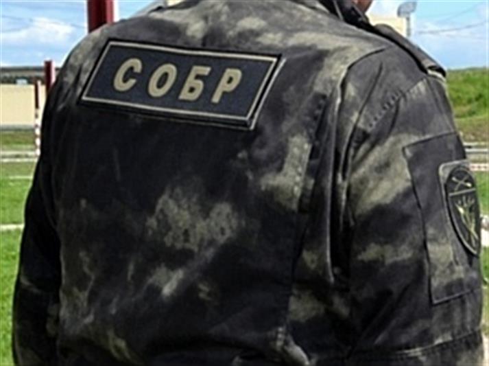 Сотрудники СОБР и полиции задержали подозреваемую в совершении дистанционных преступлений в отношении жителей Томской области