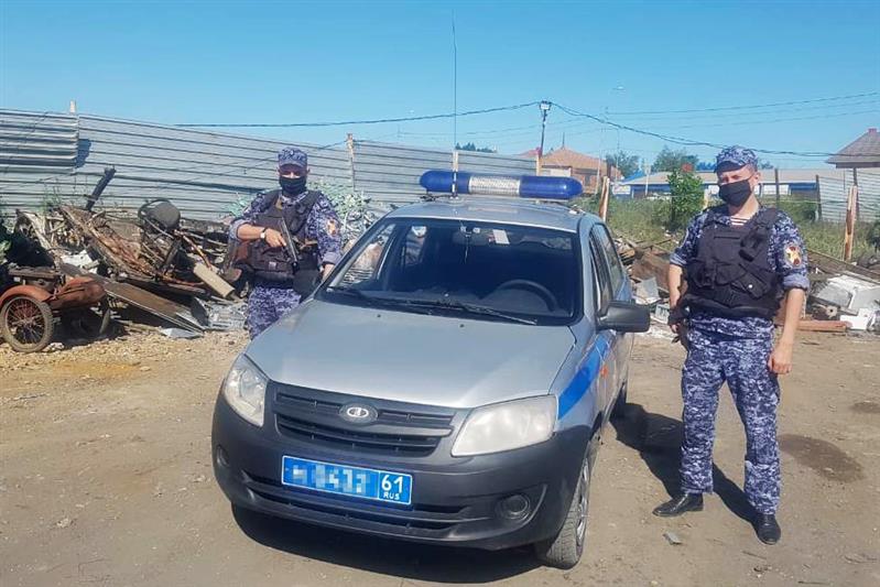 В Ростове-на-Дону росгвардейцы по горячим следам задержали гражданина, подозреваемого в хищении металла