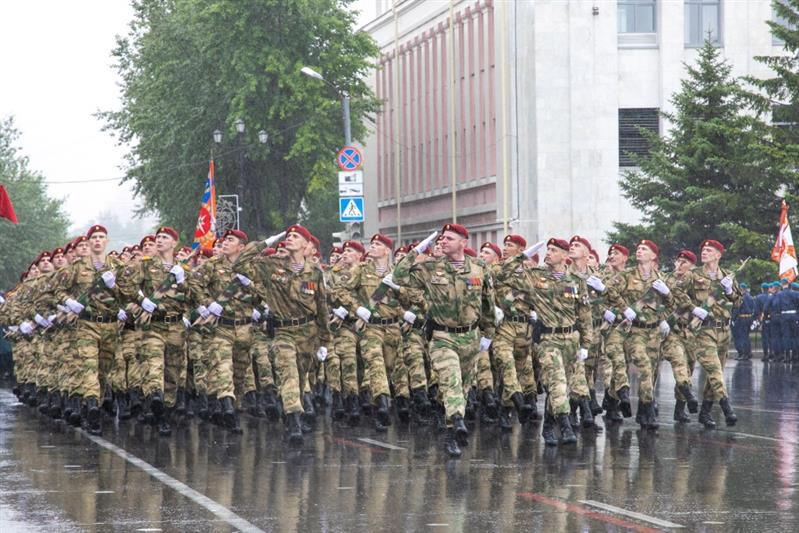 Росгвардейцы Восточного округа приняли участие в парадах, посвященных 75-летию победы в Великой Отечественной войне